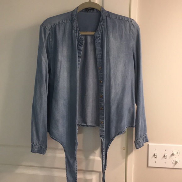 Tie-waste chambray denim shirt - Picture 2 of 3